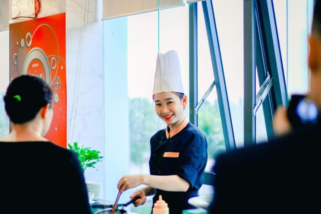 Lê Hoàng 4* Đà Nẵng